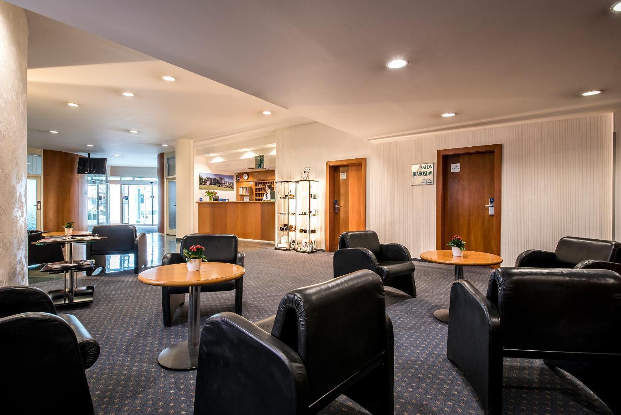 Hotel Jana Prerov Bagian luar foto