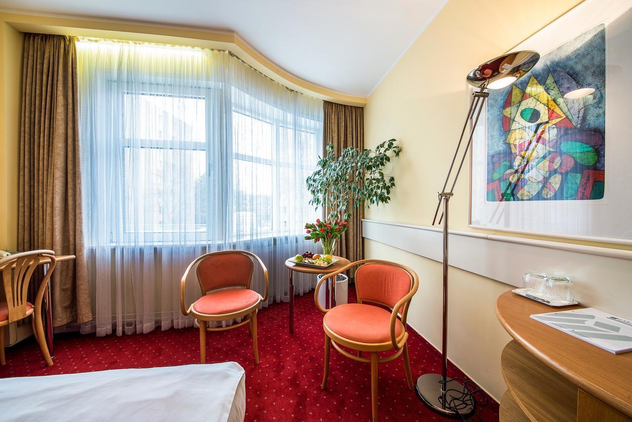 Hotel Jana Prerov Bagian luar foto