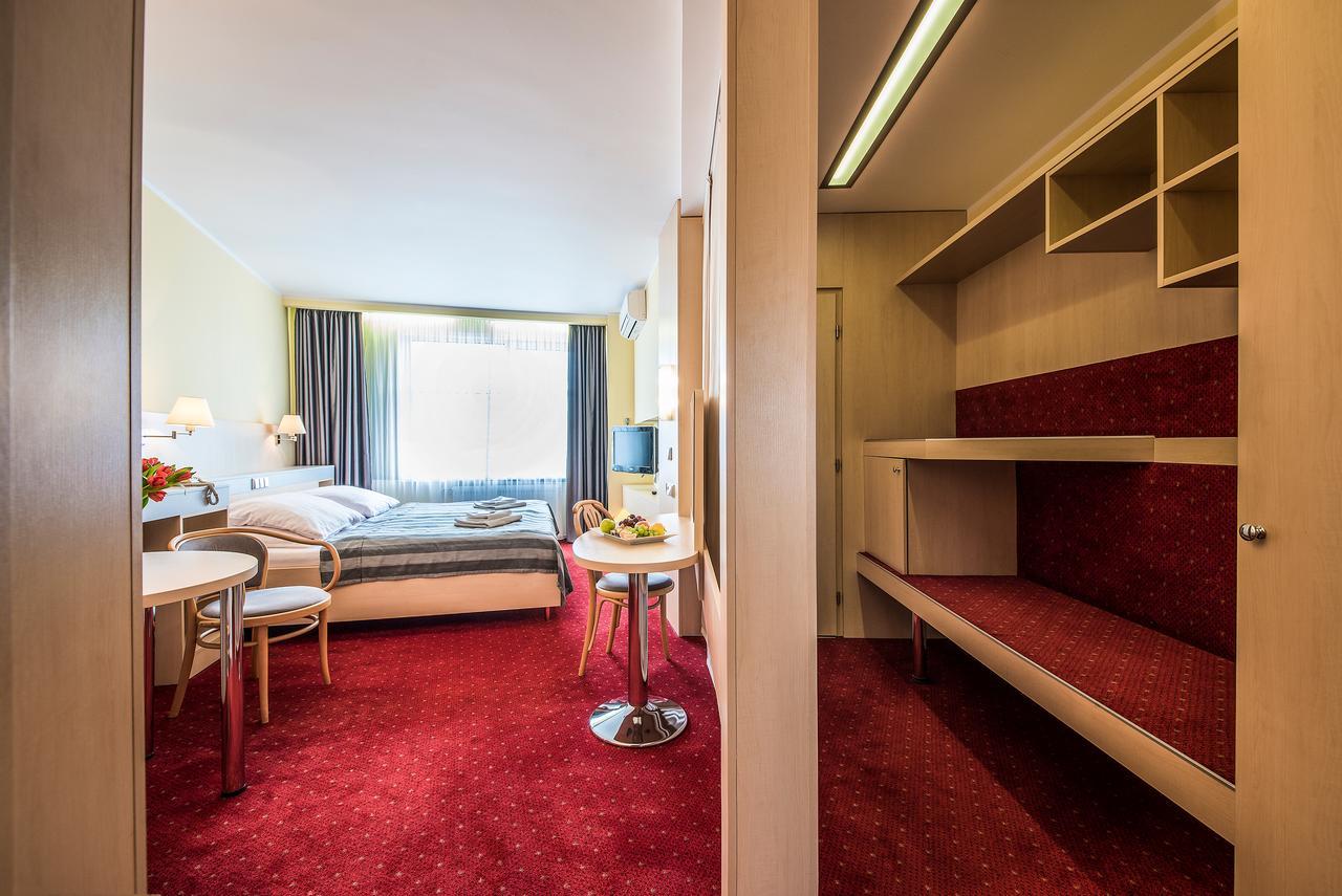Hotel Jana Prerov Bagian luar foto