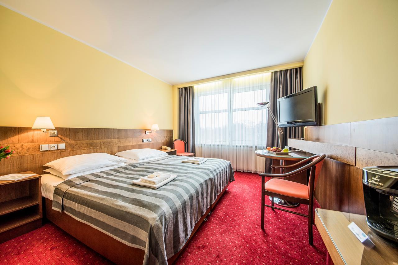 Hotel Jana Prerov Bagian luar foto