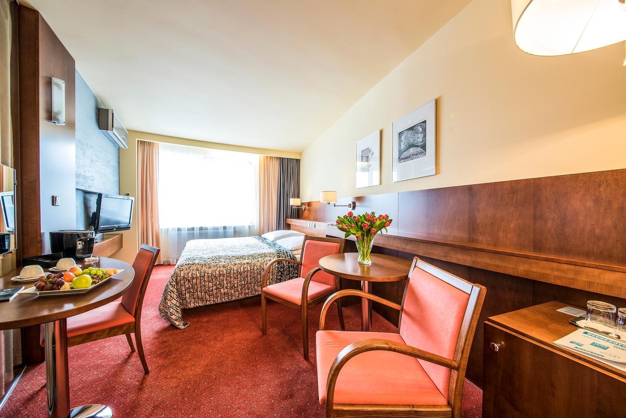 Hotel Jana Prerov Bagian luar foto