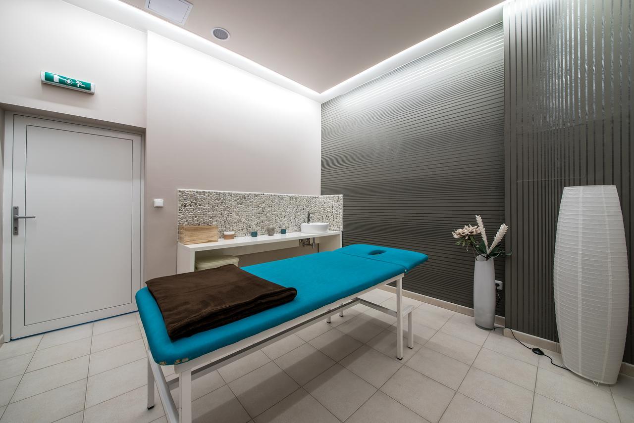 Hotel Jana Prerov Bagian luar foto