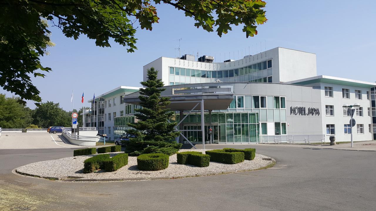 Hotel Jana Prerov Bagian luar foto