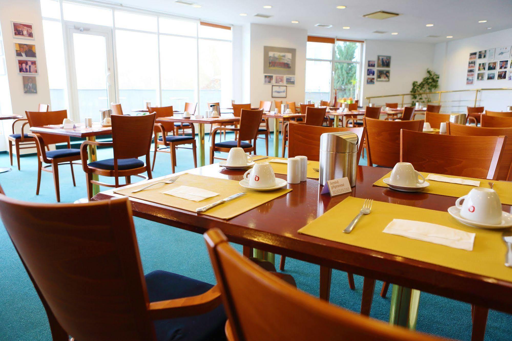 Hotel Jana Prerov Bagian luar foto