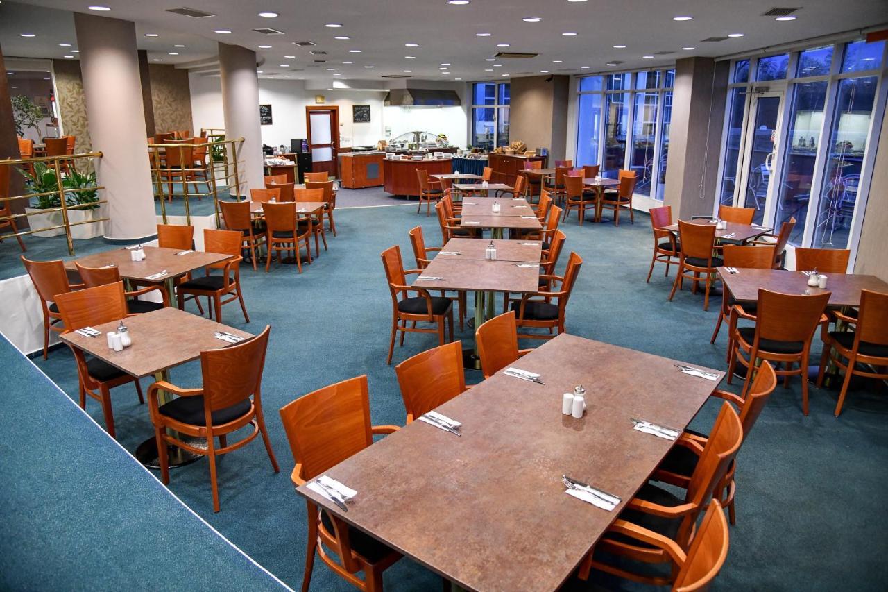 Hotel Jana Prerov Bagian luar foto